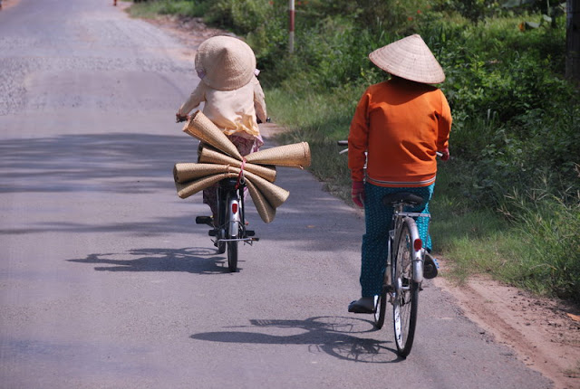 A passage to Vietnam village - Photo by An Bui