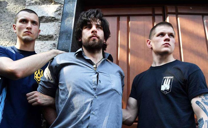 Brasileiro que combateu na Ucrânia é capturado em Kiev e exibido em público; vídeo