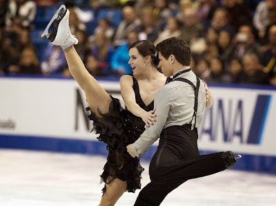 Tessa Virtue og Scott Moir (CAN) udfører deres korte dans ved Skate Canada 2013