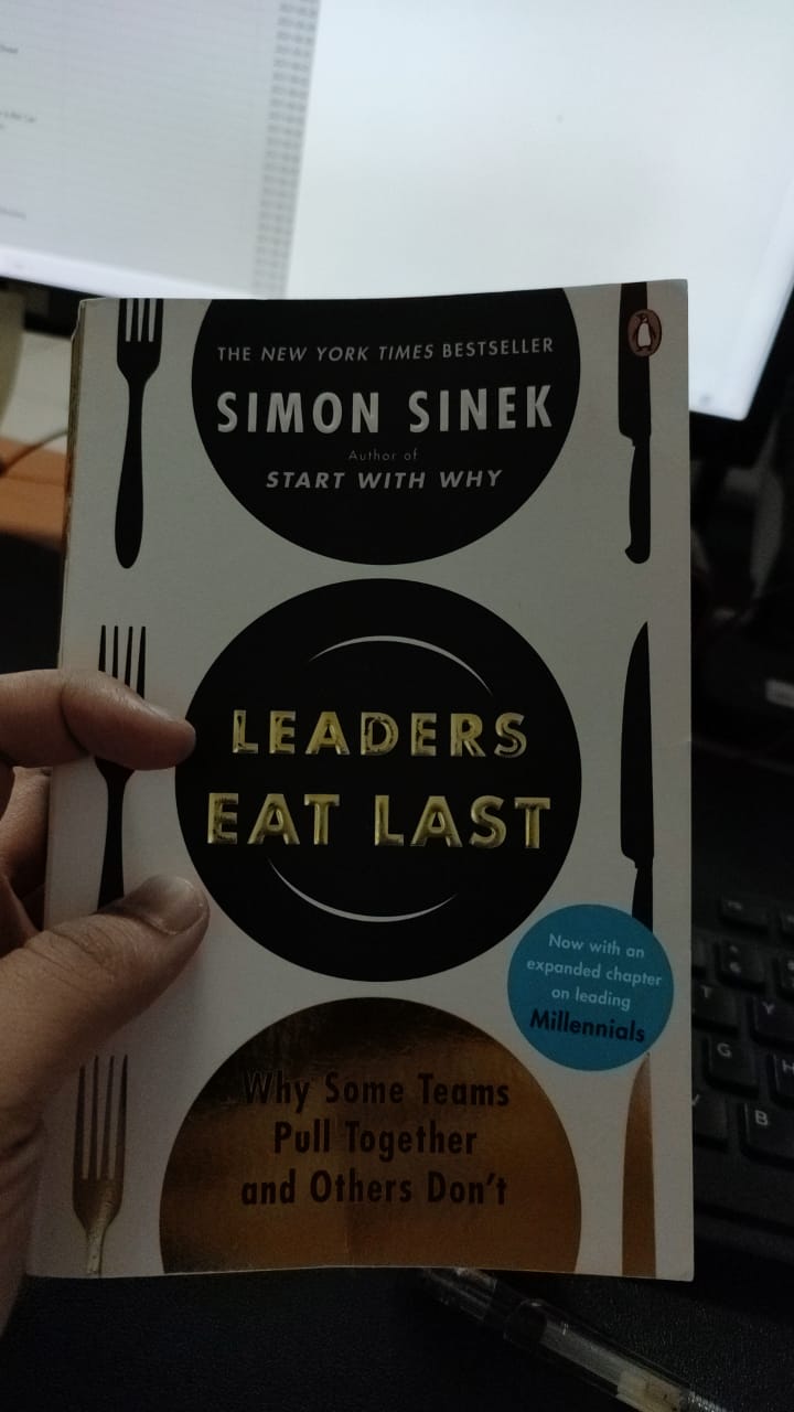 Review Buku Leader Eat Last Simon Sinek GAROBLOGZ Ghani Rozaqi