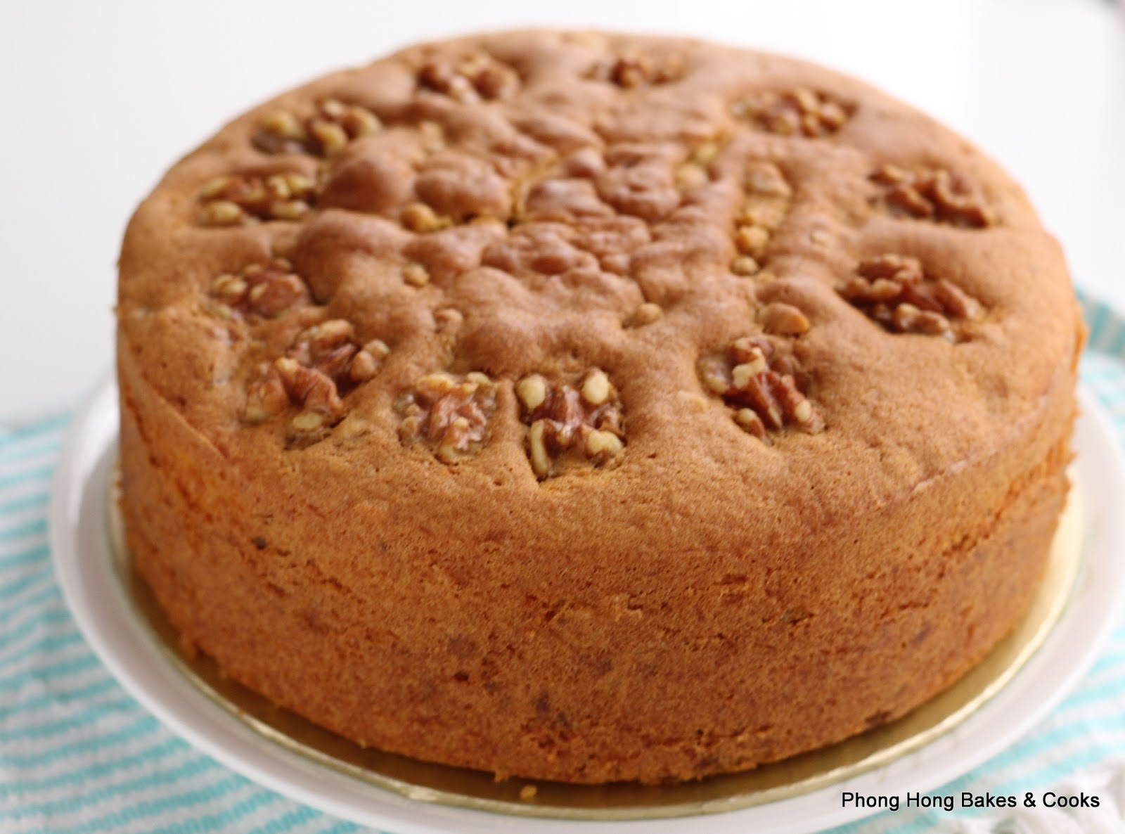Phong Hong Bakes and Cooks!: A Nutty Cake