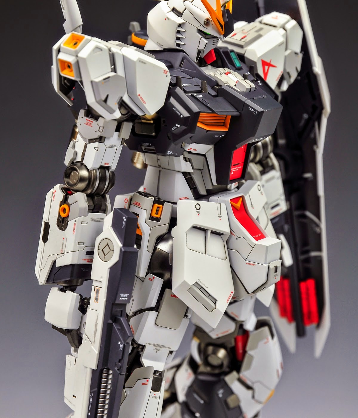 Gundam Family: MG 1/100 Nu Gundam Ver Ka Custom Build