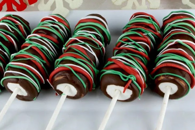 Christmas Marshmallow Pops #desserts #christmas