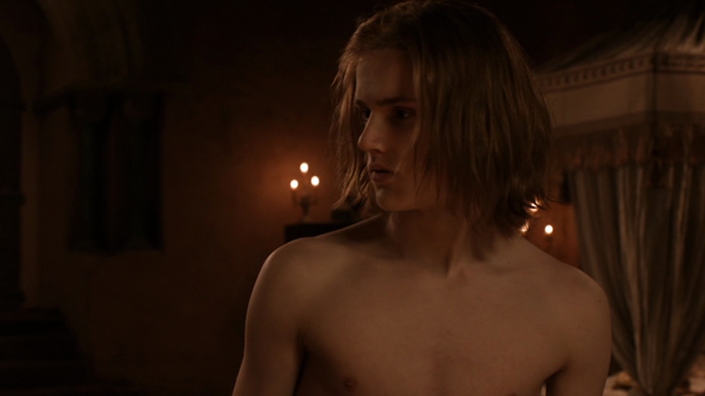 The Stars Come Out To Play: Eugene Simon - Shirtless & Naked in "G...