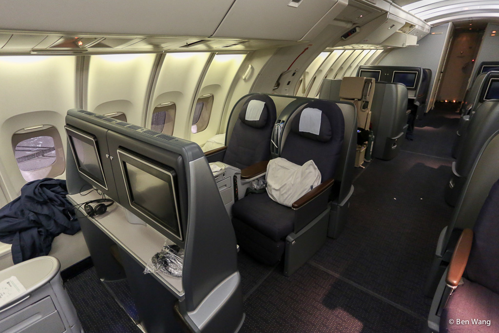 United 747-400: Seat 1A and Upper Deck - Airliners.net
