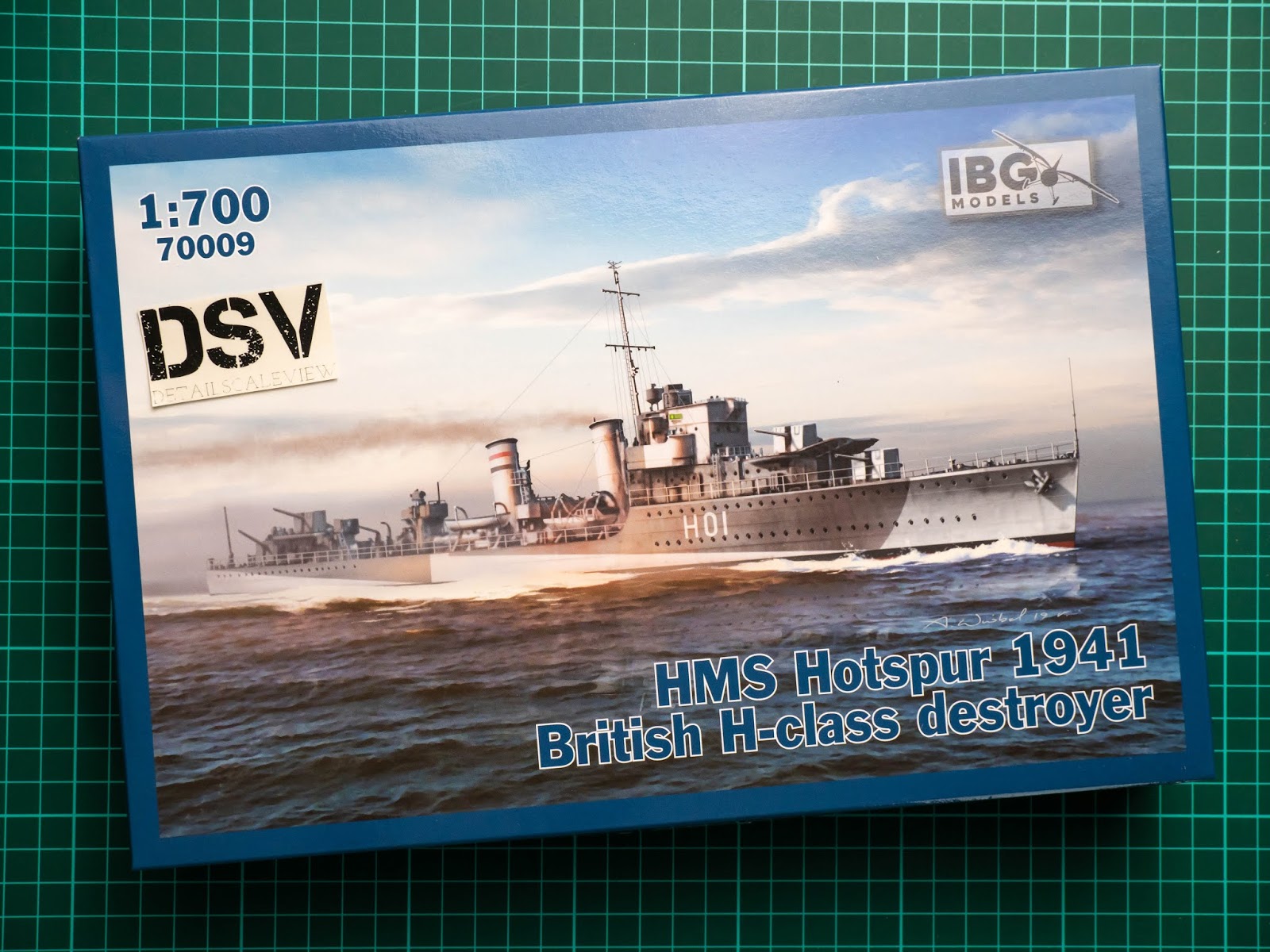IBG Models 1/700 HMS Hotspur 1941 (70009) DetailScaleView
