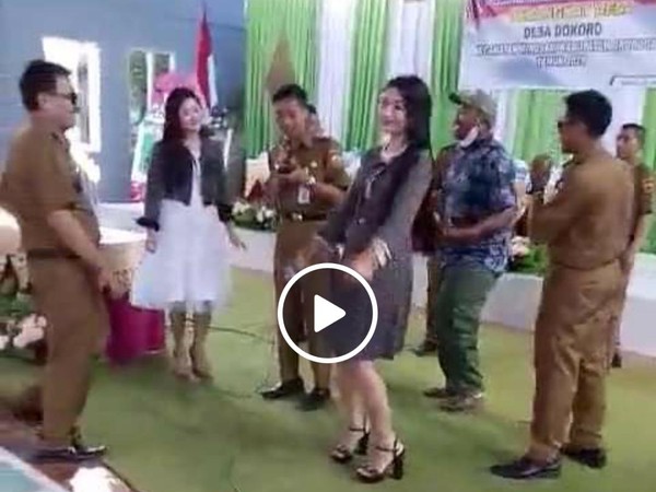 Viral Video Kades Joget Bareng Biduan, Bupati Grobogan: Kurang Ajar!
