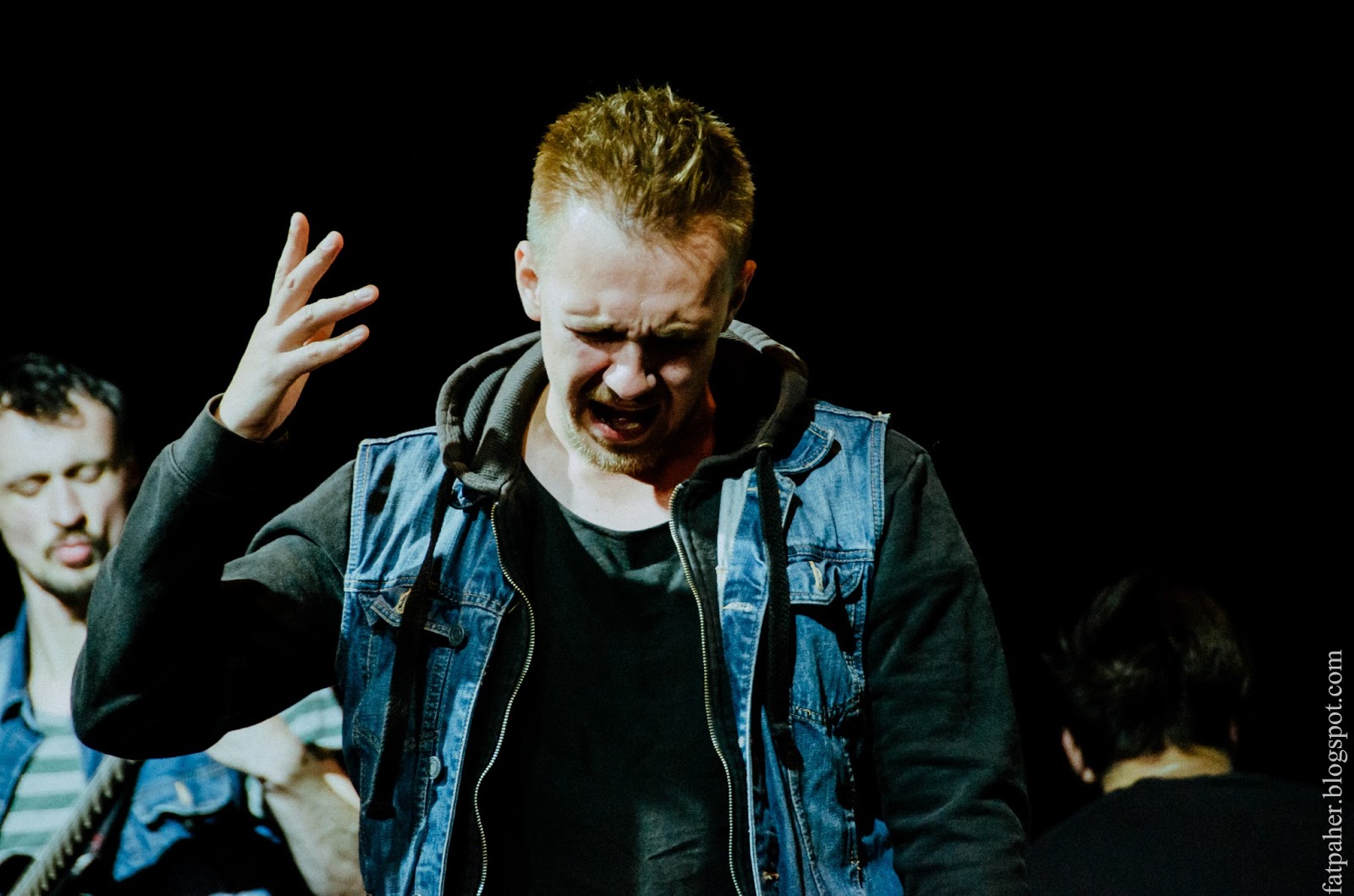 Солисты группы она. Концерт на пикапе. Cube-[x] фото группы участников.