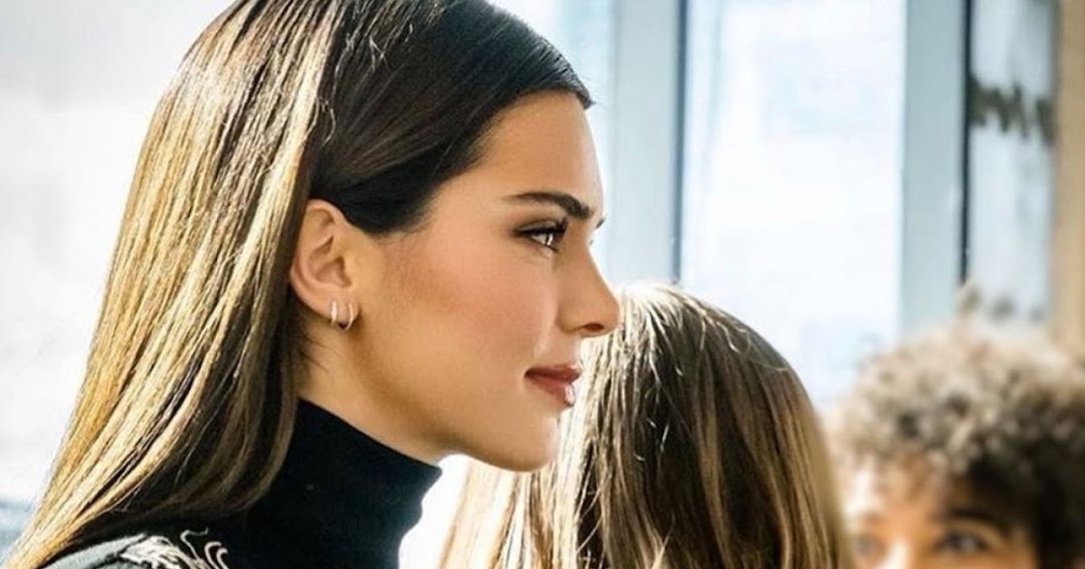 Man Photoshops Himself Into Pictures Of Kendall Jenner 67 Pics