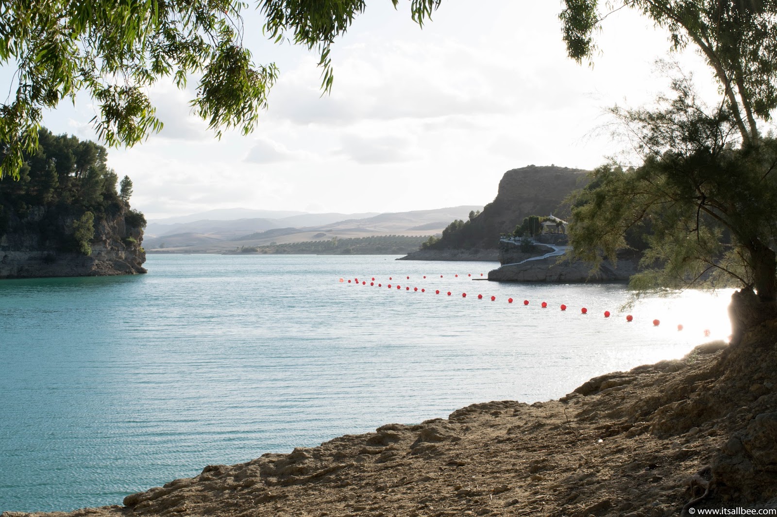 El Chorro Malaga, a beautiful little spot in Andalucia with most perfect views you will ever see. The little village is only known to Spaniards vacationers. #hiddengem #andalucia #spain #holiday #traveltips El Chorro Malaga | The Best Spot To Watch The Sunset In Andalucia