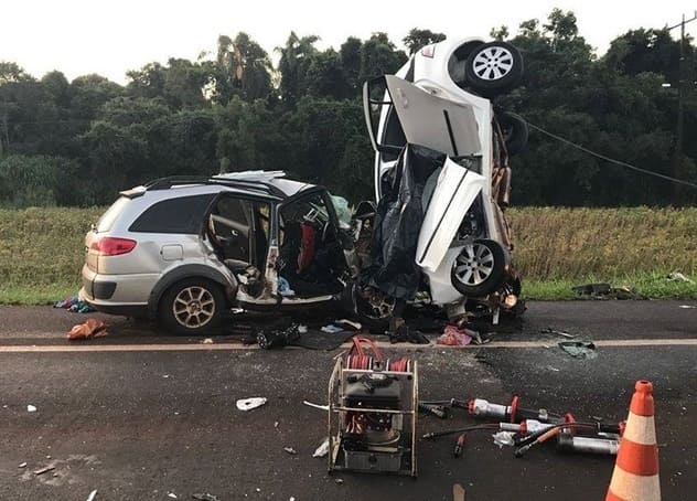 Acidente na BR 277 deixa quatro mortos Acidente na BR 277 deixa quatro mortos