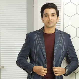 pratik gandhi hd images/photos pratik gandhi hd images/photos