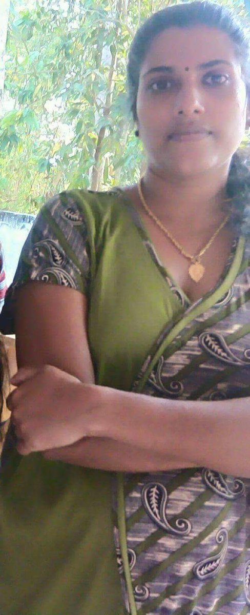 Hot Tamil place: Geetha Aunty boobs