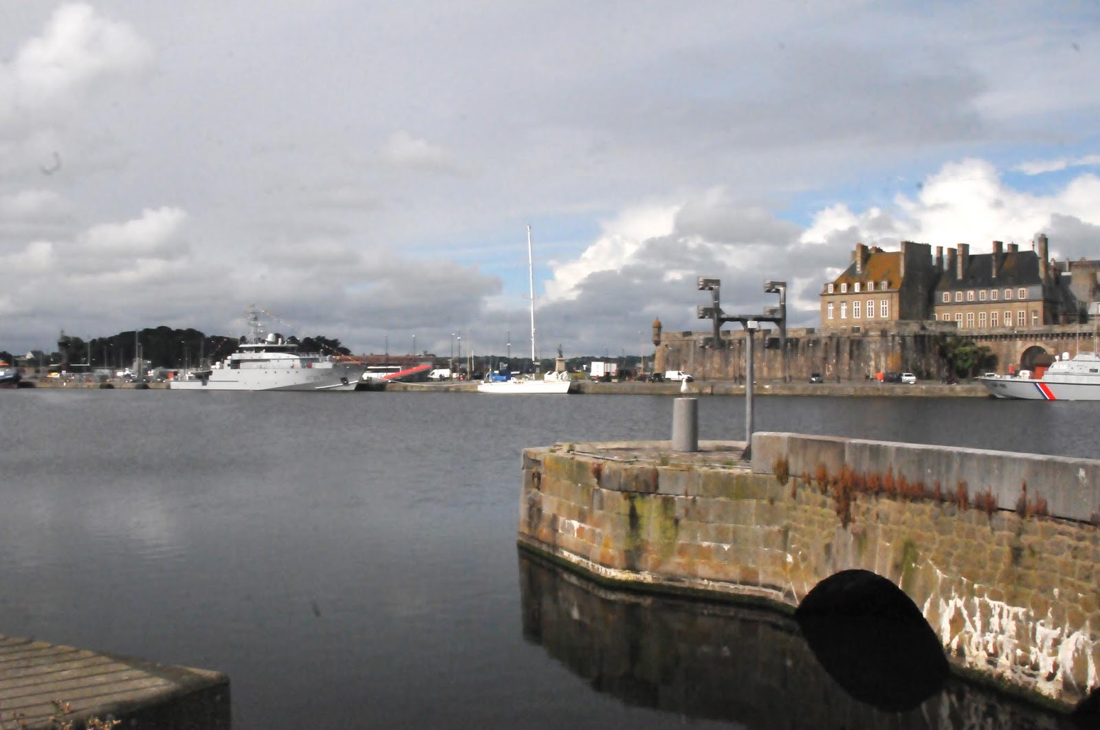 La Marcophilie Navale Envelopmer Un baptême sous les remparts de Saint