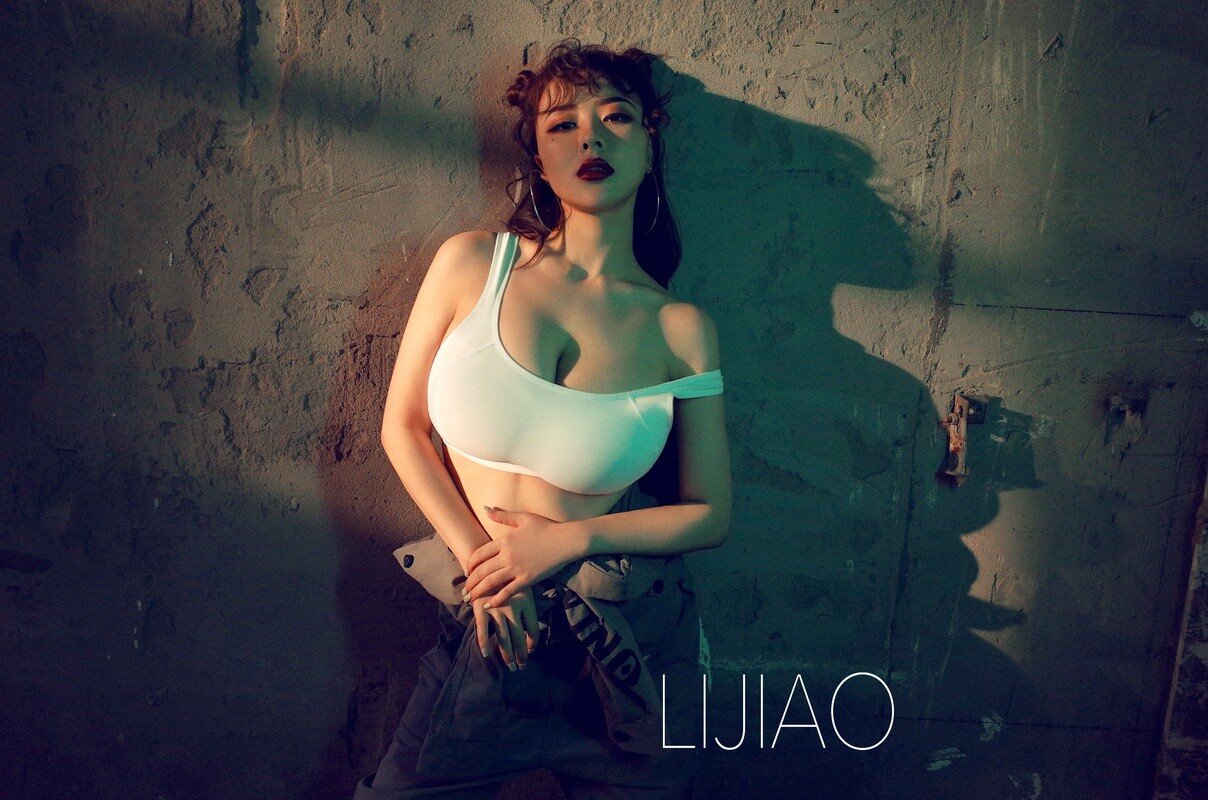 엄청난 거유모델