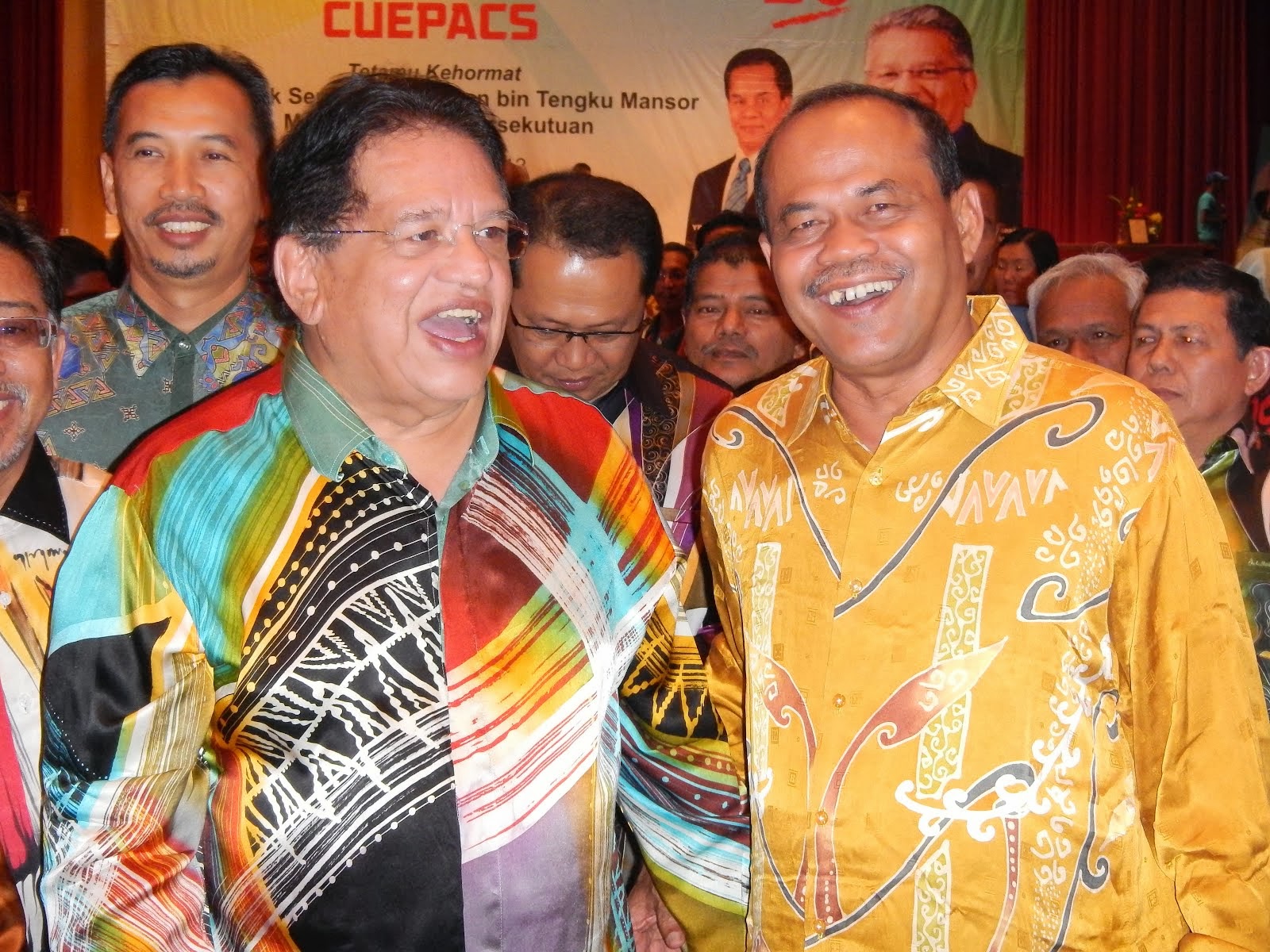 Bersama Y.B. Datuk Seri Tengku Adnan bin Tengku Mansor Menteri Wilayah Perseketuan 18/12/2013