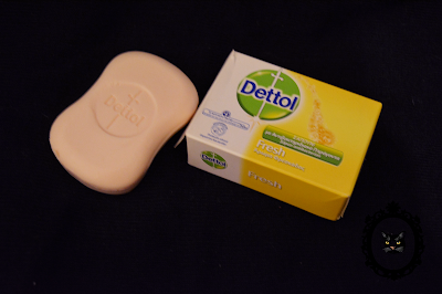 Καθαριότητα πινέλων μακιγιάζ με dettol!