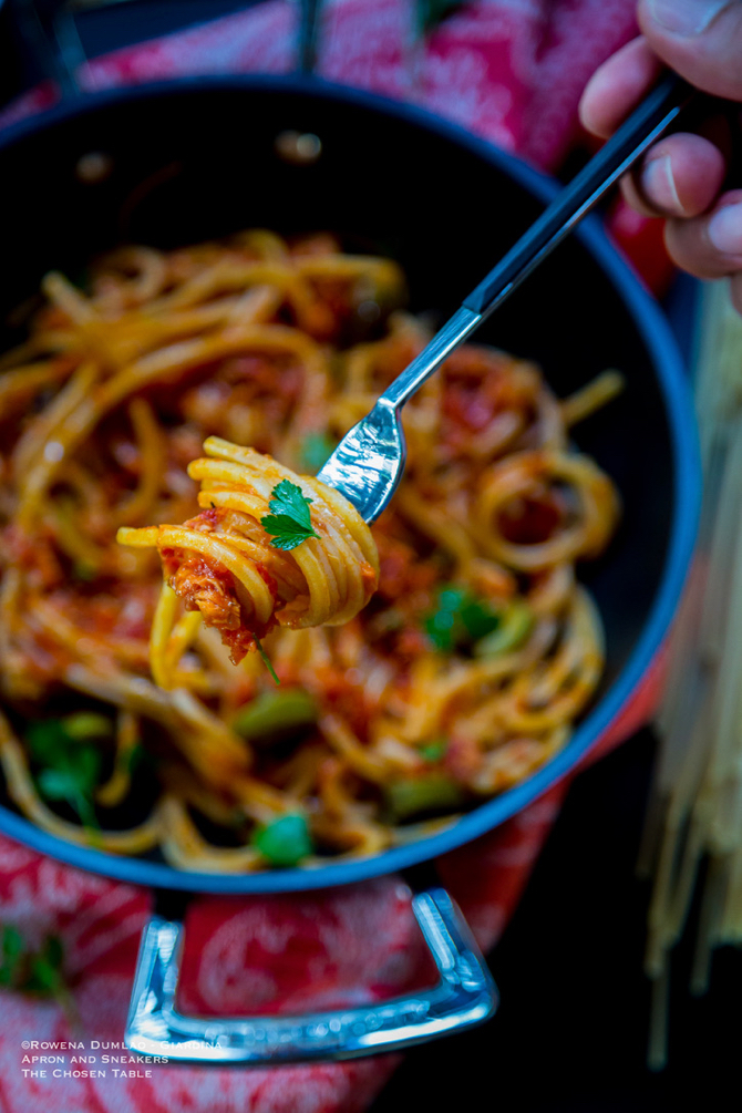 Pasta With Tuna, Tomatoes and Capers
