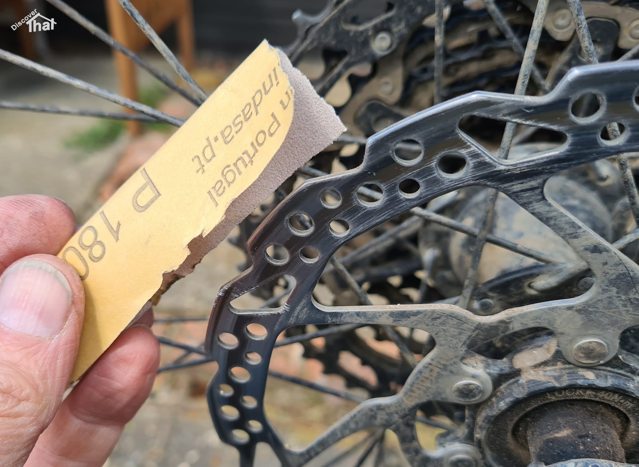 what causes squeaky bike brakes