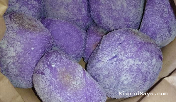 ube pandesal in Bacolod - Bacolod blogger - Bacolod food blogger - Bacolod City - Maid in Bacolod - food delivery service - breads - Bacolod bakeshop - homebakers - Bacolod homebakers - home-based business - ube pandesal recipe - cheesy ube pandesal - cheese filling - brown paper bag