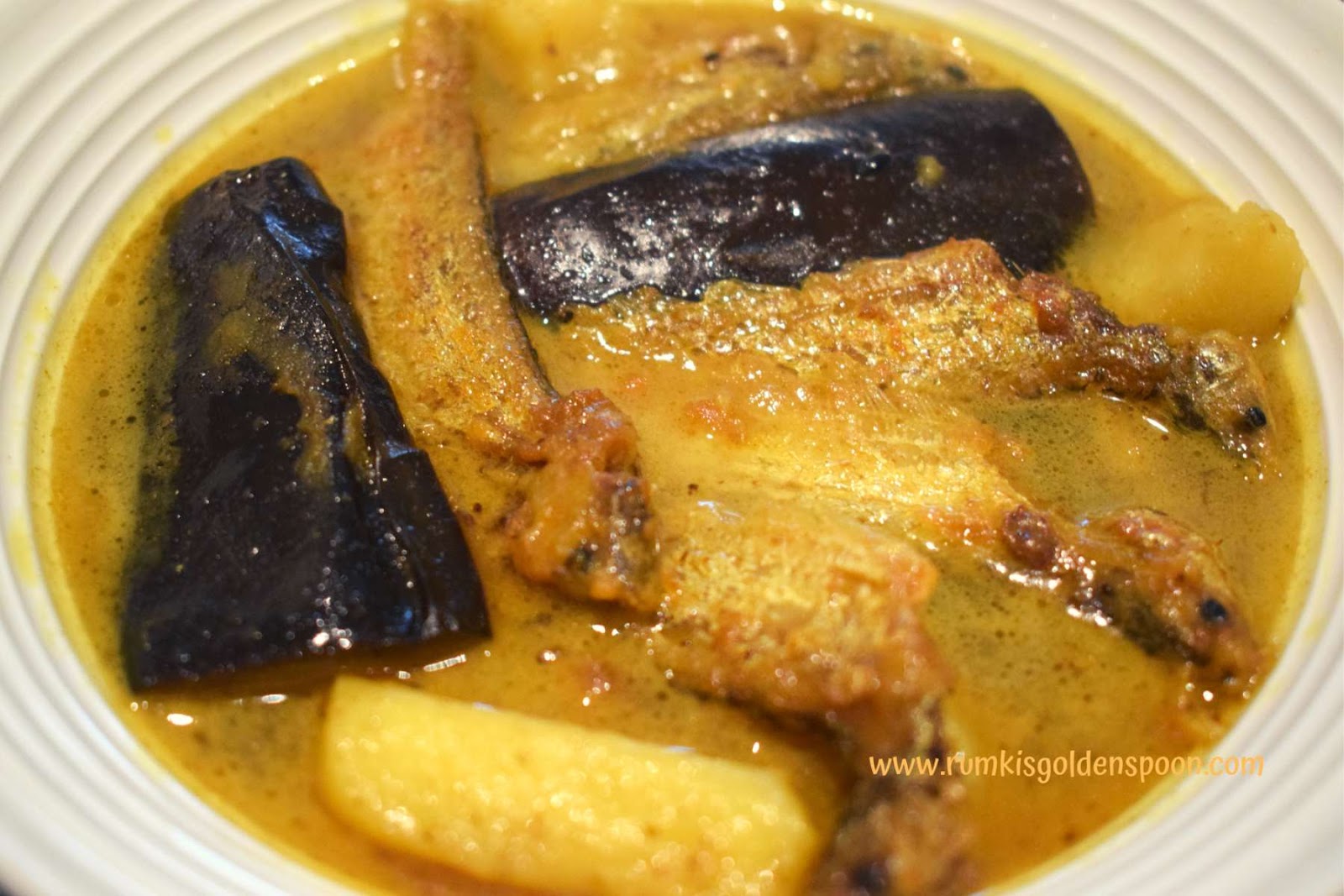 Indian Cuisine, Bengali Recipe, Fish Recipe, Kajoli / Bashpata Macher Aloo Begun Diye Jhol (Kajoli Fish Curry with Potato & Brinjal), Kajri, Kajli, Kajori, Maacher Jhol, Rumki's Golden Spoon