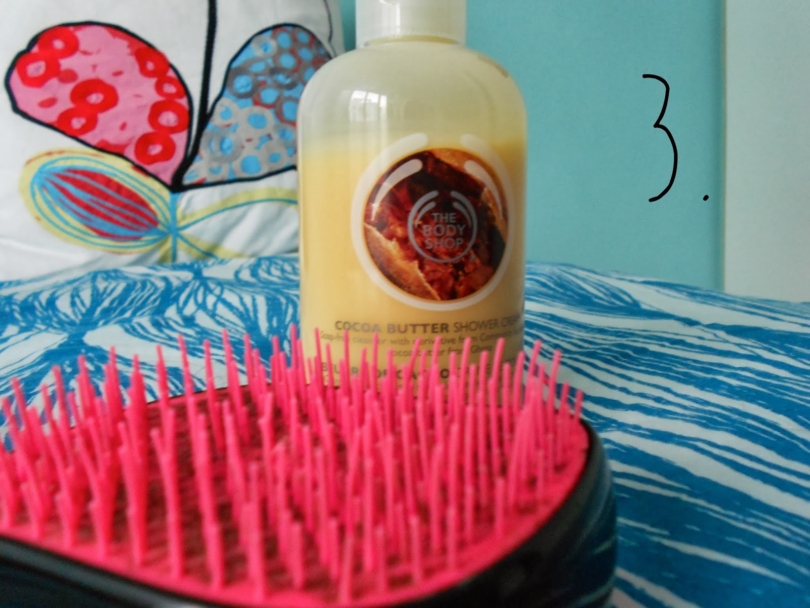 Tripalis Travel, Food and Beauty How to Clean your Tangle Teezer