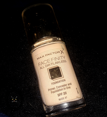 Προϊόντα μακιγιάζ ως το τέλος. MaxFactor: Empties soon.