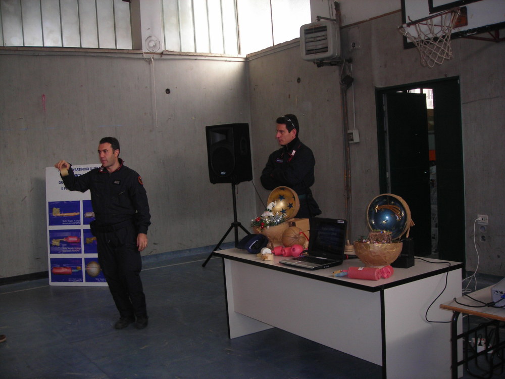 Maestra Tina web Gli Artificieri della Polizia di Stato