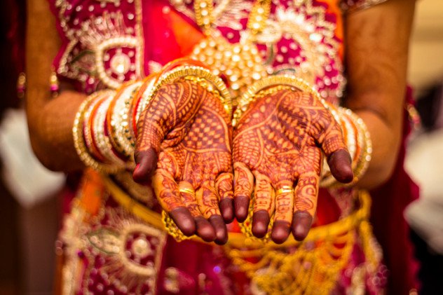 русские национальные традиции. уникальная традиция. традиционные свадебные платья. свадьба в индонезии традиции. уникальная традиция.