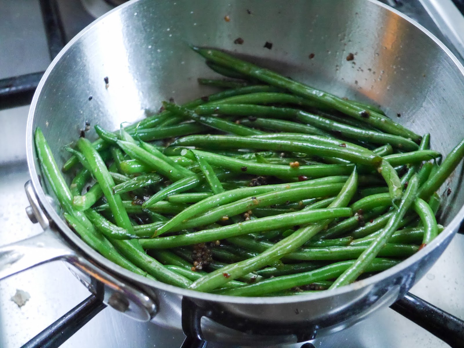 FEAST EVERYDAY Green Beans with Popping Mustard Seeds