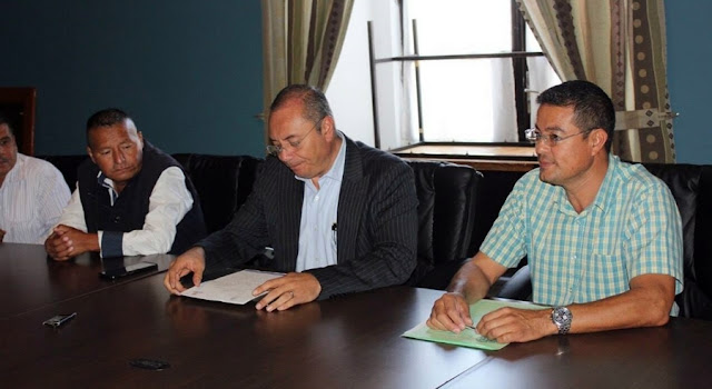 Memo Velázquez se reúne con presidentes auxiliares para revisar obras en Atlixco