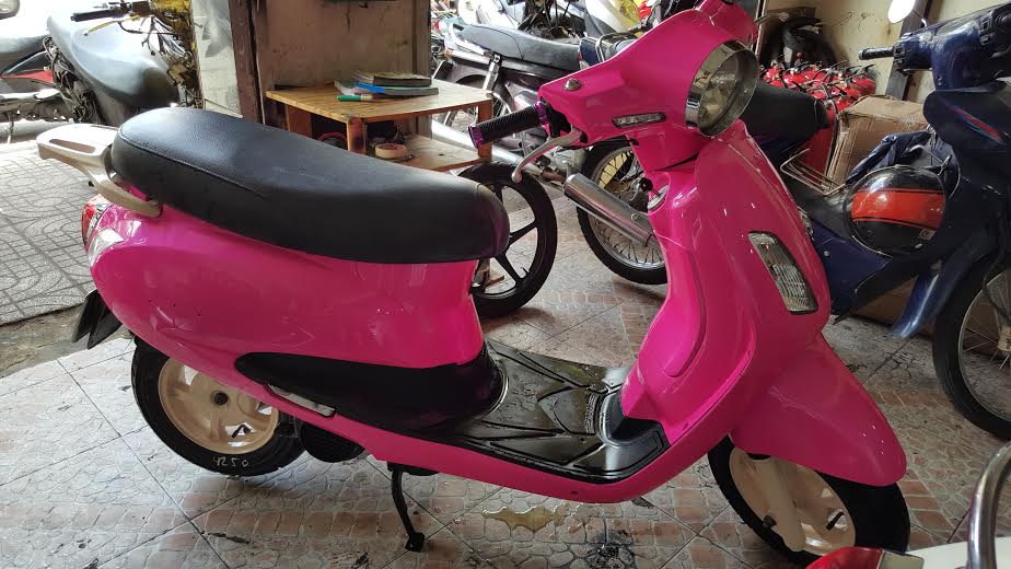 Mẫu xe Attila Elizabeth sơn màu hồng bóng đẹp - Sơn xe máy