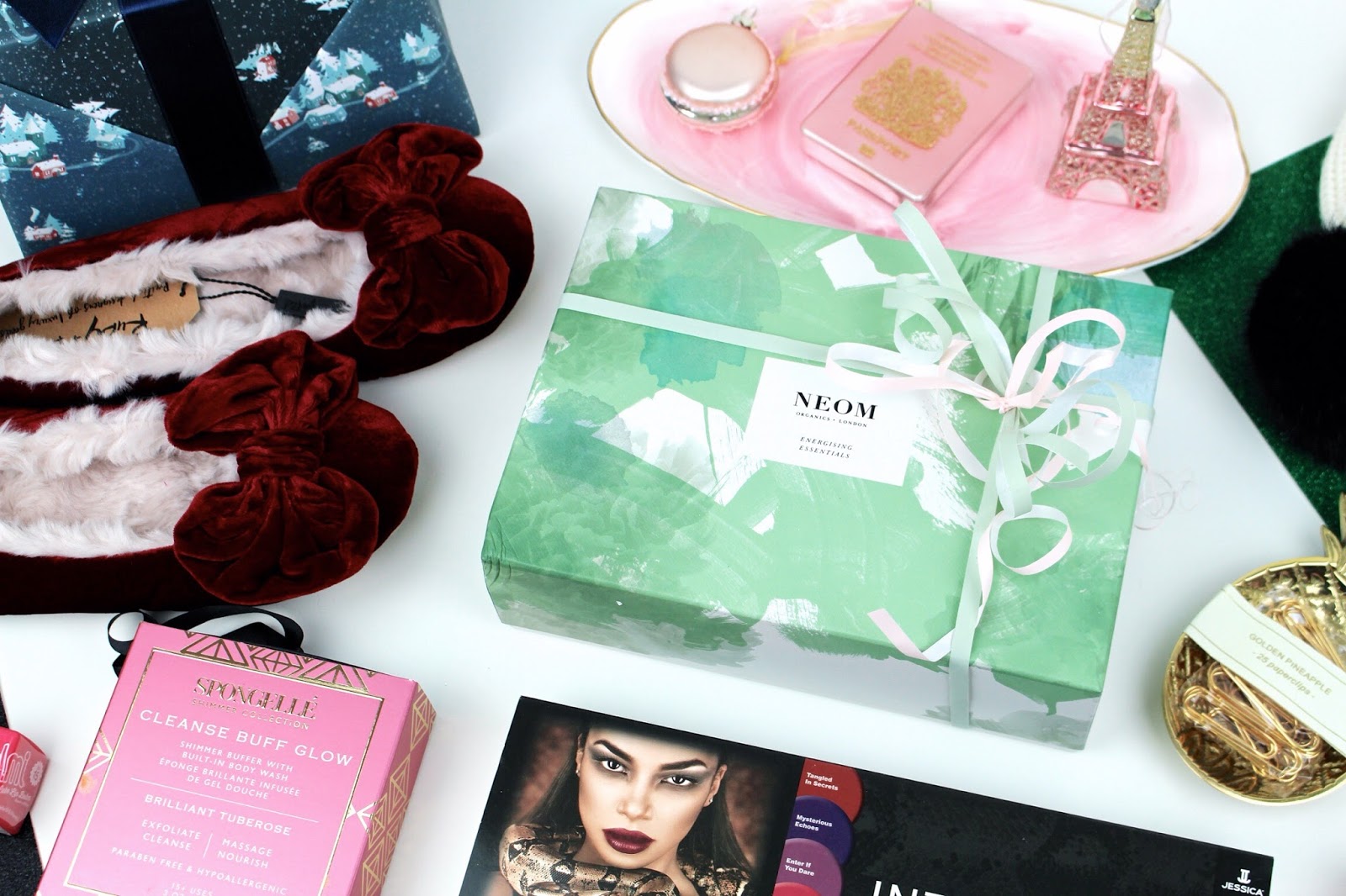 Luxury stocking fillers for women Lifestyle blogger luxury gift guide stocking fillers for women