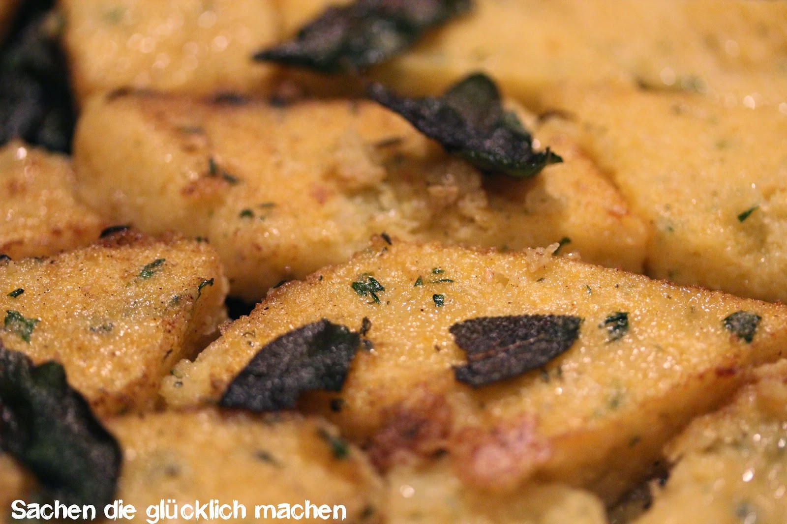Sachen die glücklich machen: Polenta Rauten in Salbeibutter (VEGAN möglich)