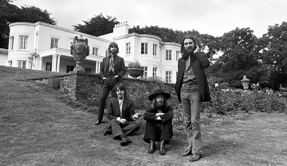 BEATLES MAGAZINE THE SPECTACULAR ASCOT MANSION LIVED IN BY JOHN LENNON