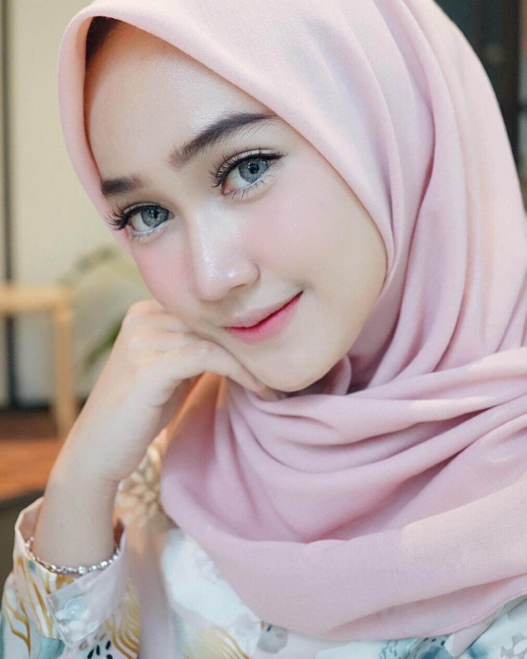 Twako jilbob. Hijab bohay. грудастый хиджаб.