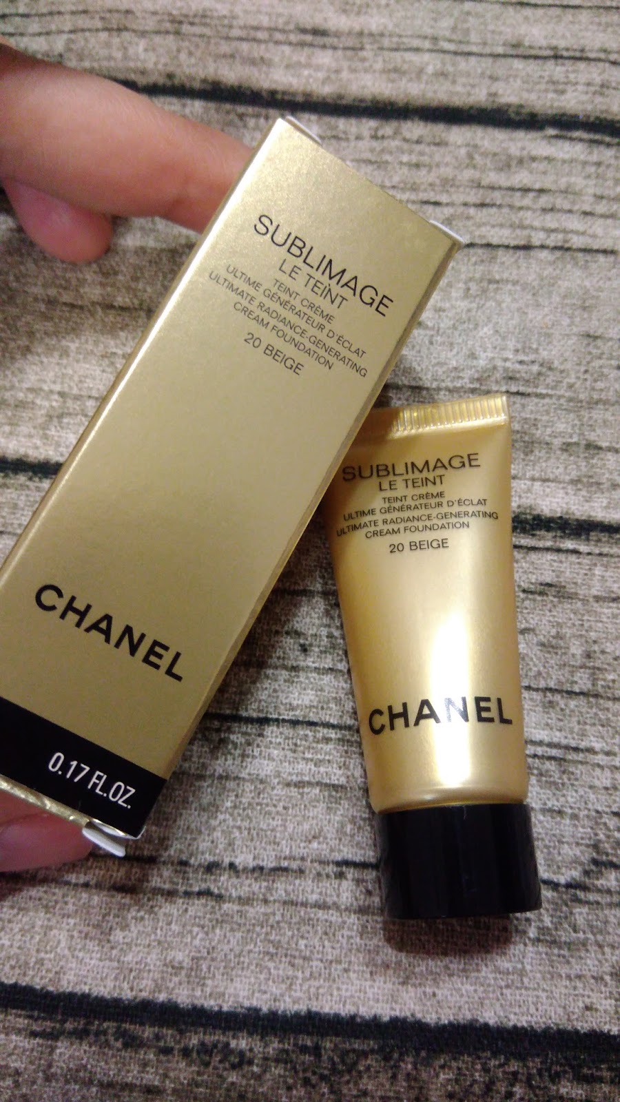Chanel Sublimage Le Teint Ultimate Radiance-Generating Cream Foundation - # 30  Beige 1 oz Foundation 