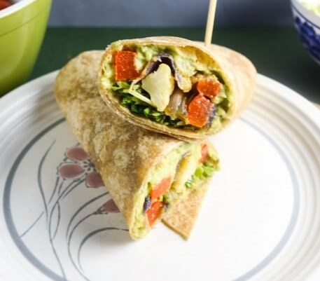 ROASTED VEGETABLE AND AVOCADO GARDEN WRAPS #lunch #vegetarian
