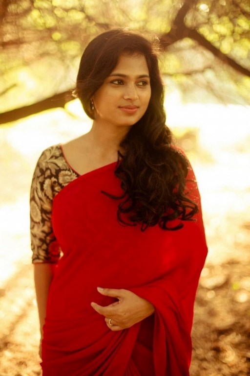 512px x 768px - Tamil Actress Ramya Pandian Latest Hot Image Gallery In Red Saree ...