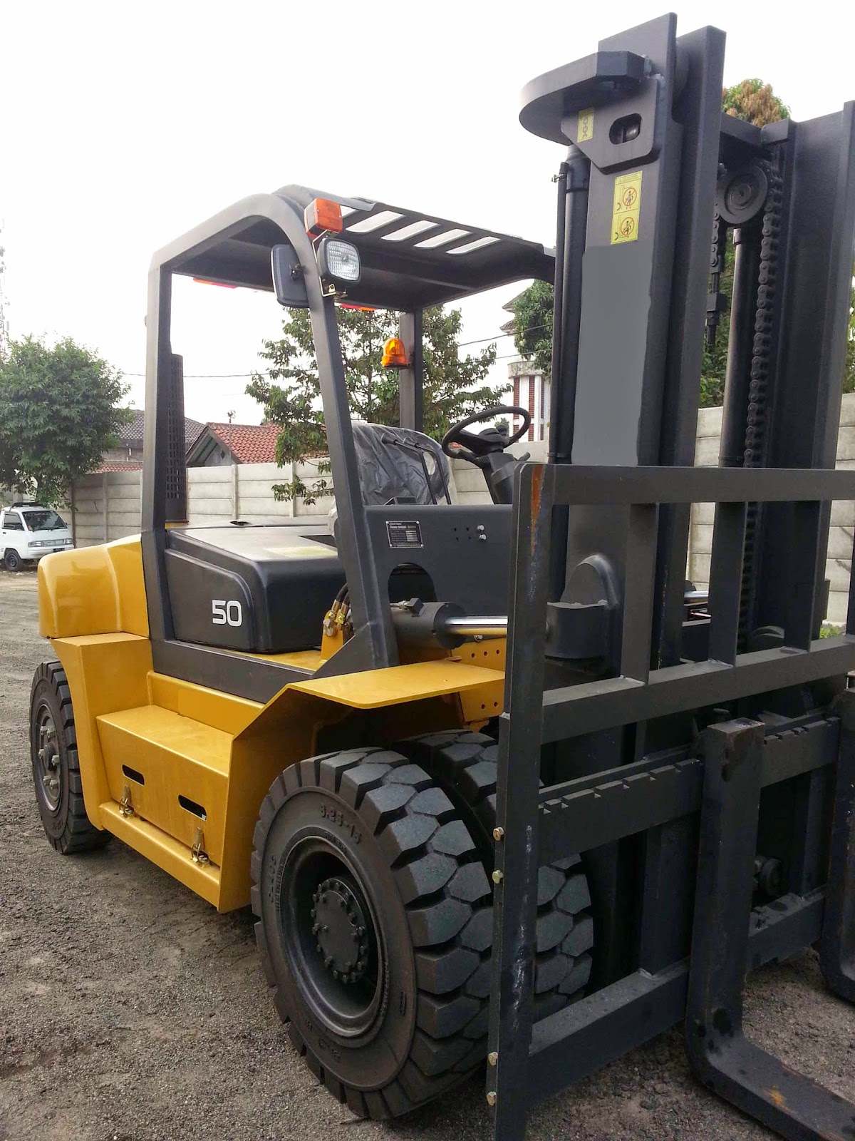 Sewa dan Rental Forklift Lubang Buaya Sewa Rental Crane Lubang Buaya