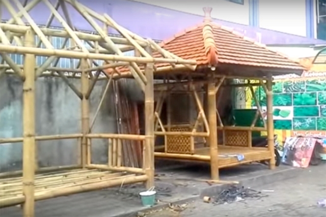 15 Contoh Gazebo Kayu Dan Bambu Terbaru Taman Kolam Bagus