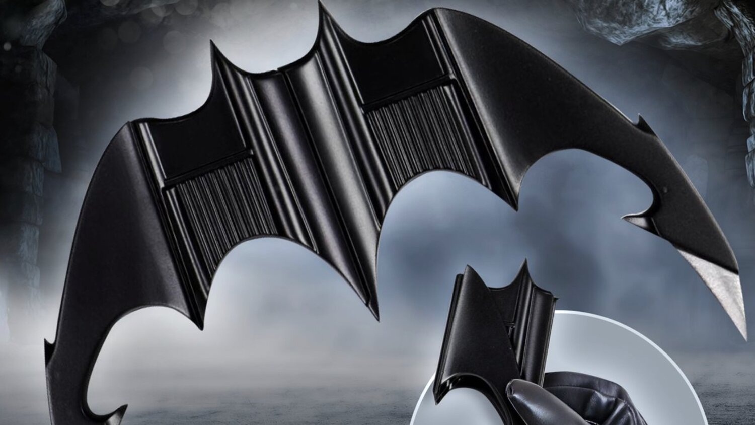 Ultra Tendencias: La réplica de accesorios de Batarang de la película BATMAN  1989 está disponible para pre-pedido y es asequible