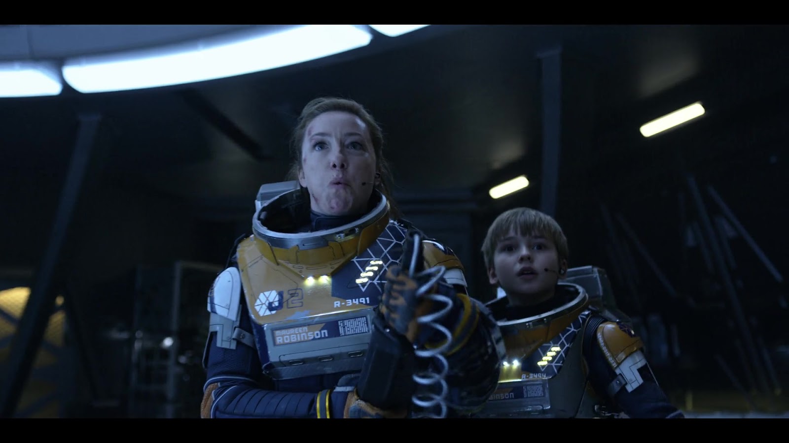 Затерянные в космосе (lost in space) 1999. Затерянные в космосе фильм 2020. Затерянные в космосе 1 сезон 1 серия. Затеряное в космозе сериал. Затерянные в космосе джун харрис.