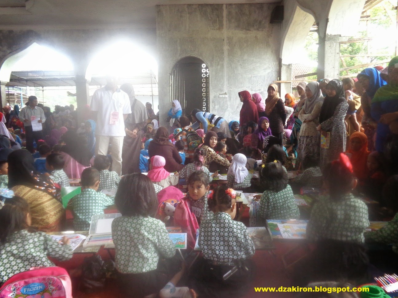 FOTO, VIDEO, DAN HASIL LOMBA MEWARNAI GAMBAR PERINGATAN