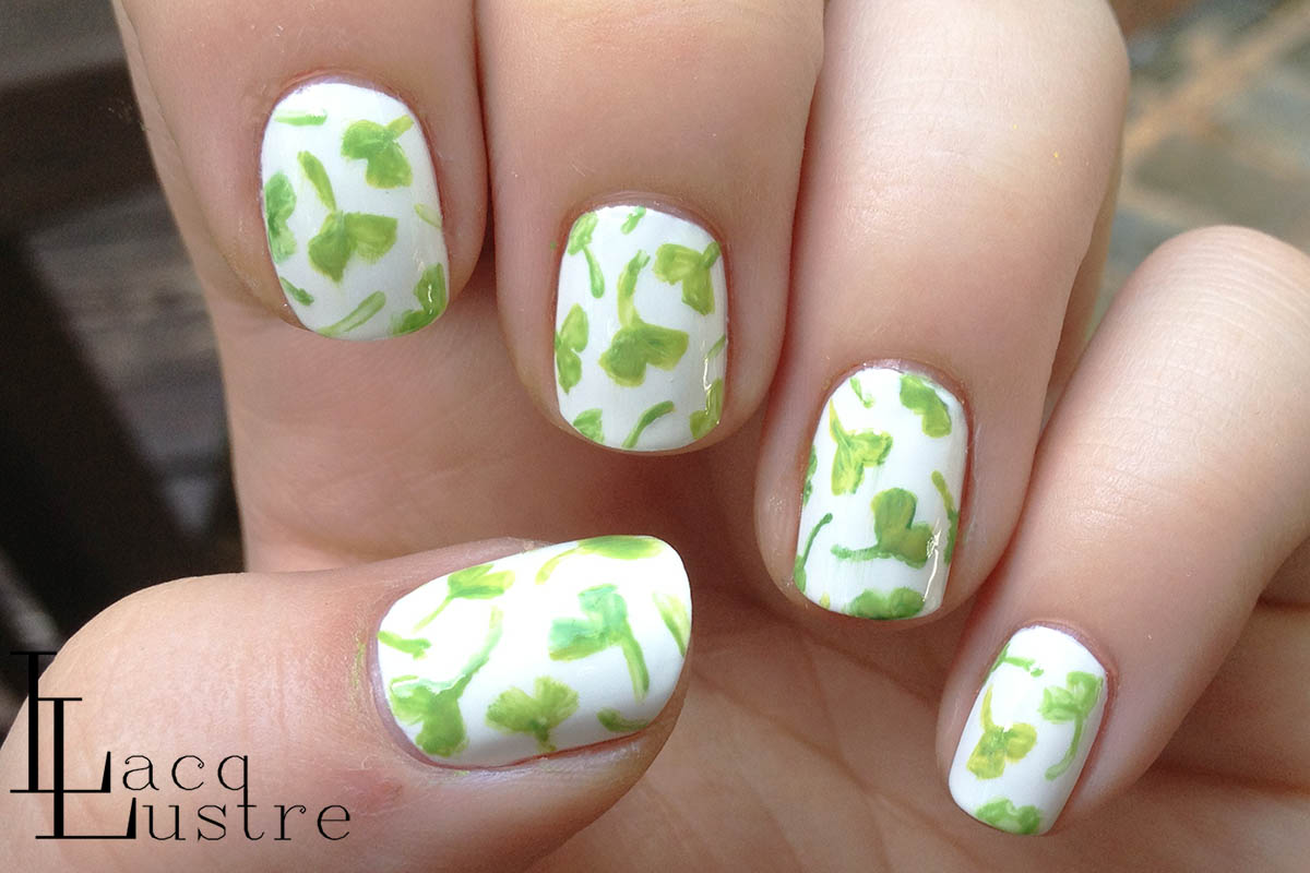 Quick post today, ginkgo leaf nail art! Did these the other day 