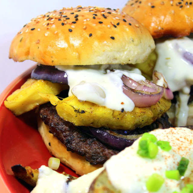 52 Ways to Cook Blue Cheese Hamburger Sauce for my Hawaiian