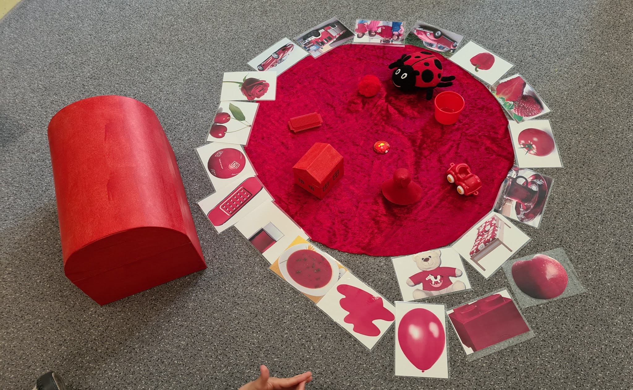  Die Farbe Rot Motiv 