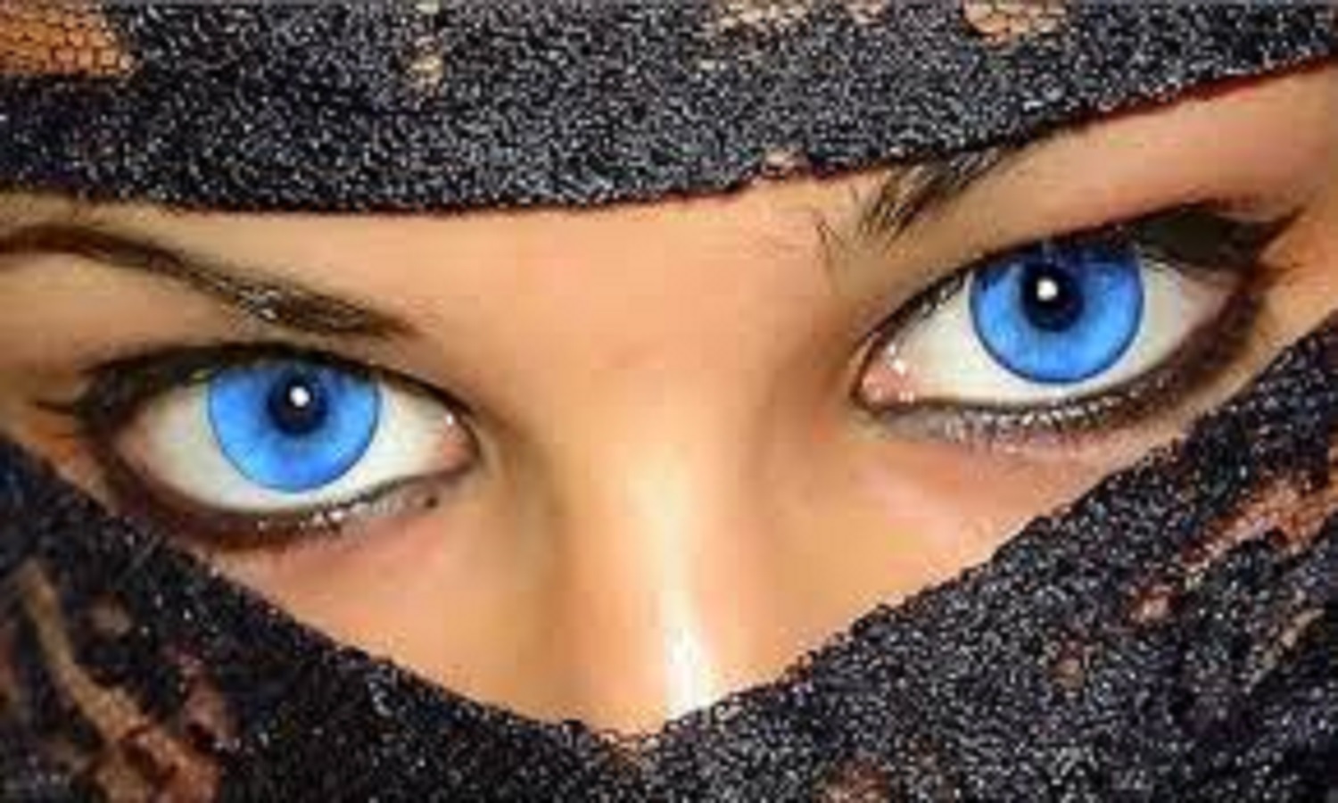 Красивые глаза в марте. Красивые глаза. Красивые голубые глаза. Женские глаза. Глаза девушки.