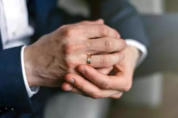 Hukum lelaki memakai cincin tanda dah berkahwin Hukum lelaki memakai cincin tanda dah berkahwin