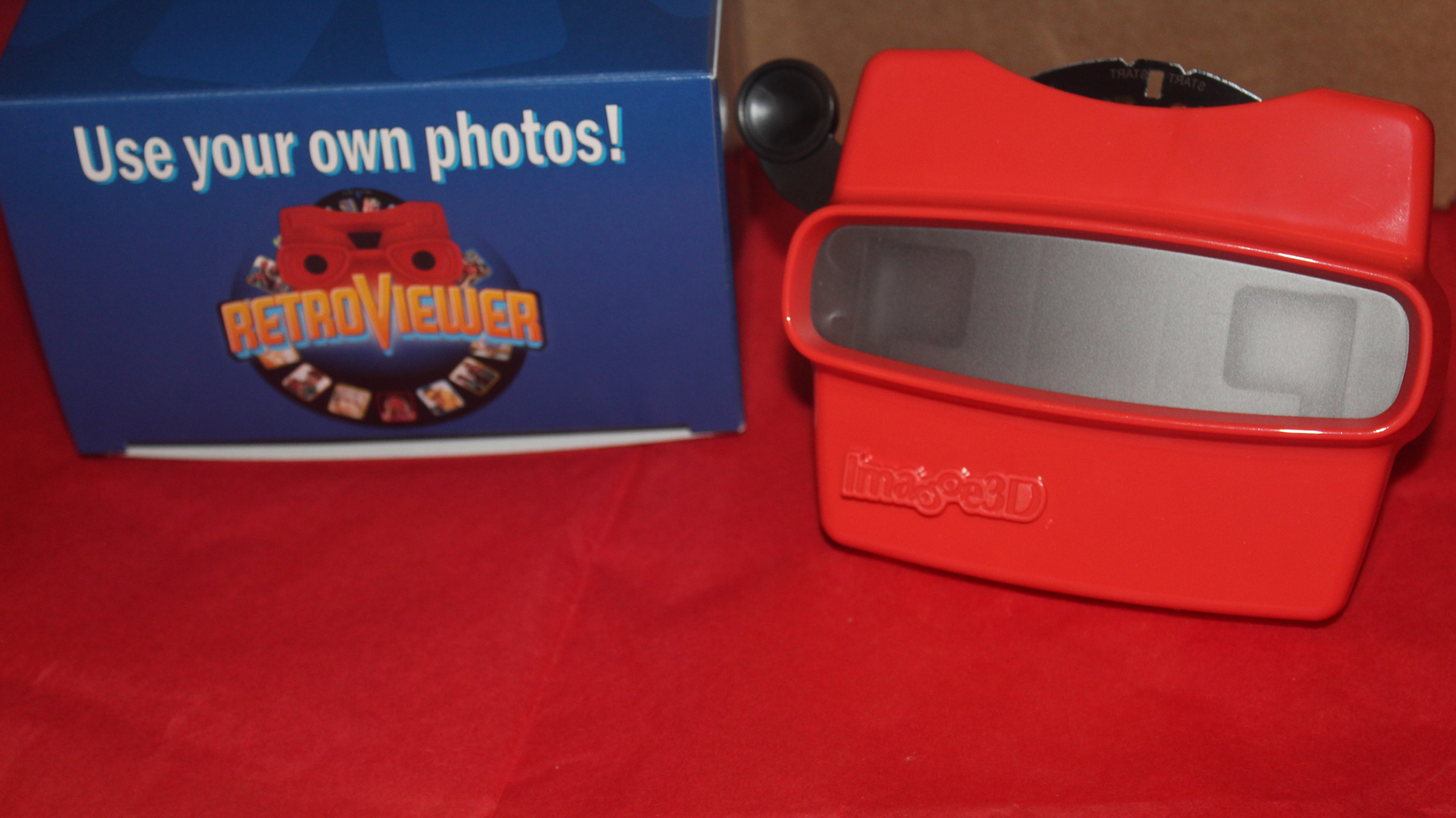 RetroViewer- The Personalized Photo Gift with a Pop of Nostalgia!  #MBPHoliday20 - Mommy's Block Party